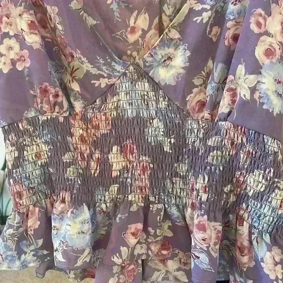 WAYF Floral Smocked Waist Top Lavender RosesDeepV-neck Long Sleeve Women's Small - Picture 4 of 8